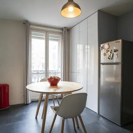 Charming Near Pere Lachaise Apartment